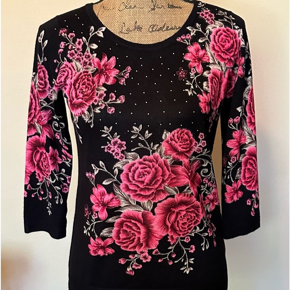 Emily Daniels Sweaters - Lovely floral petite sweater-New with tag! (Cut small)
